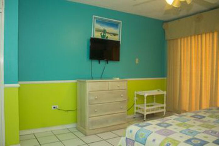 Room 34 of 76