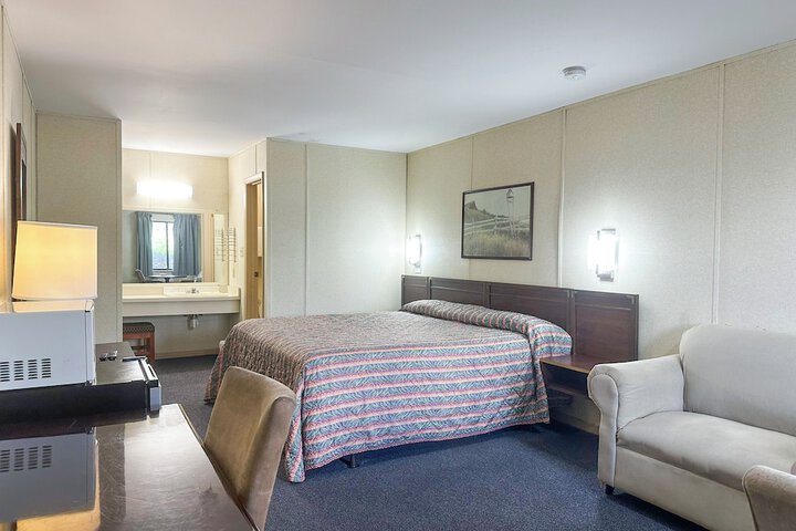 Room 19 of 95