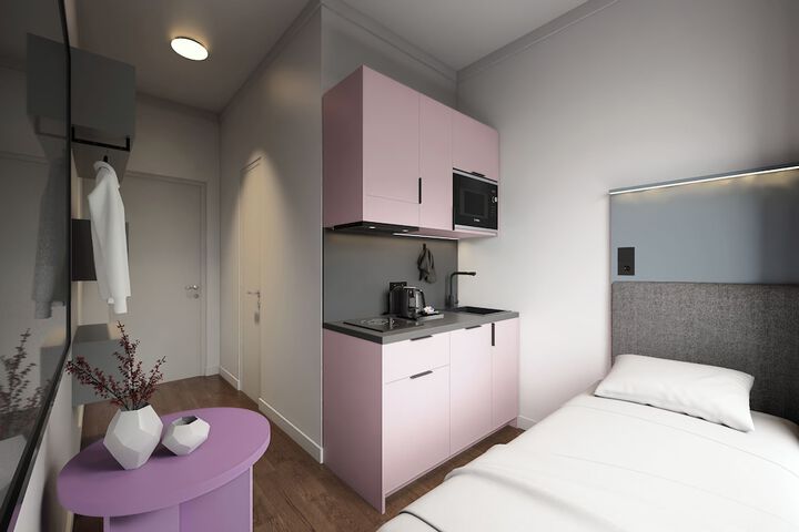Room 13 of 65