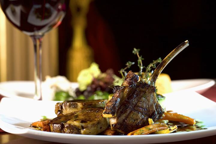 Dining 51 of 65