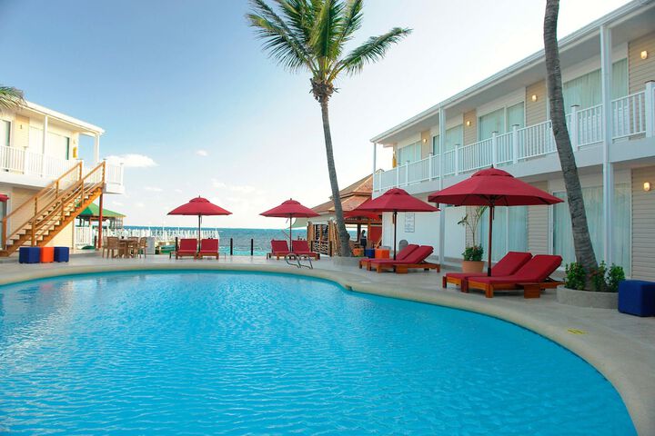 Hotel with Pool