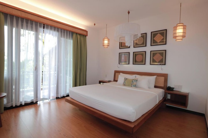 Room 13 of 181