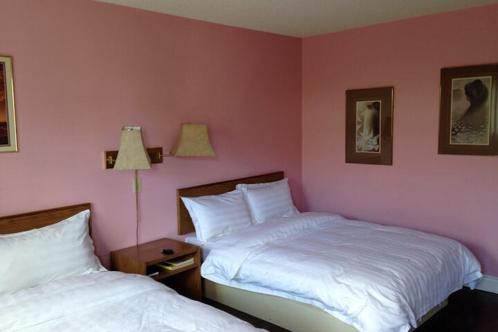 Room 4 of 46