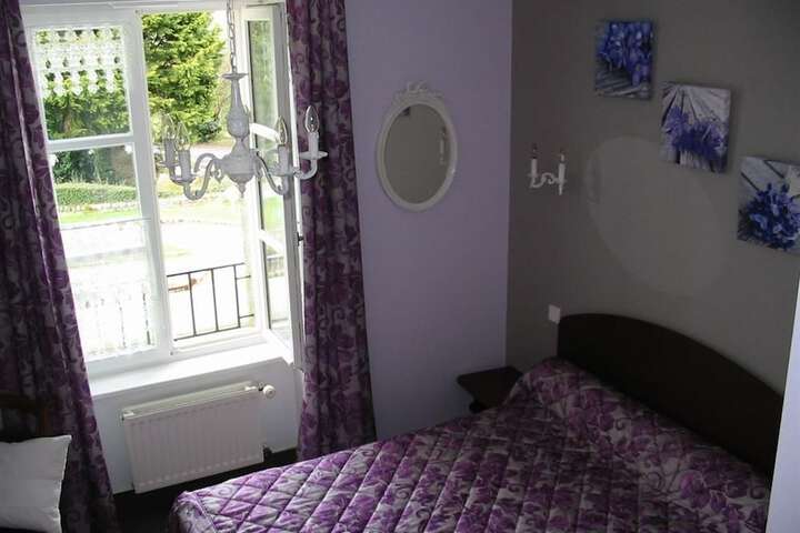 Room 3 of 47