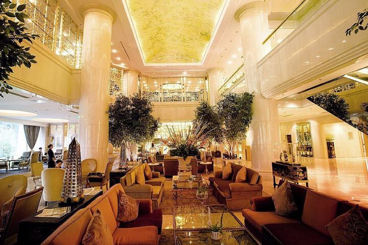 Entrance & Lobby