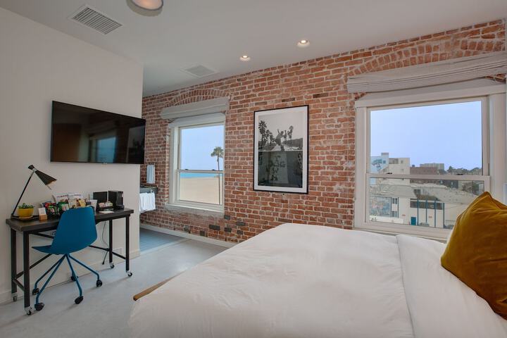 Beach/ocean view