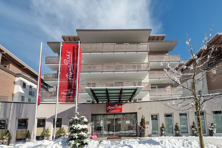 Hero Image 1 of 44