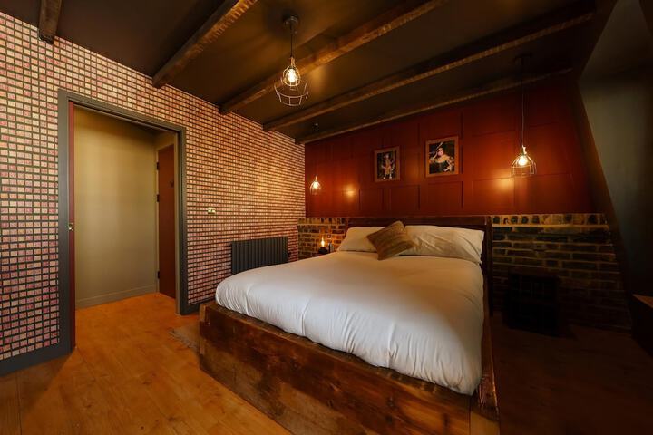 Room 45 of 106