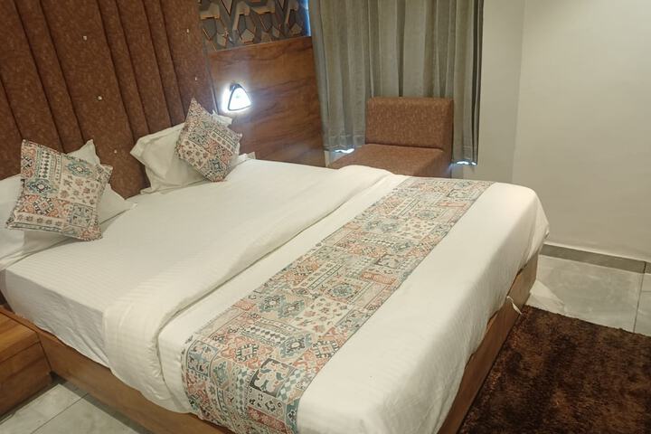 Room 18 of 29