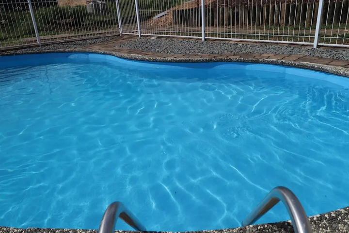 Pool 17 of 25