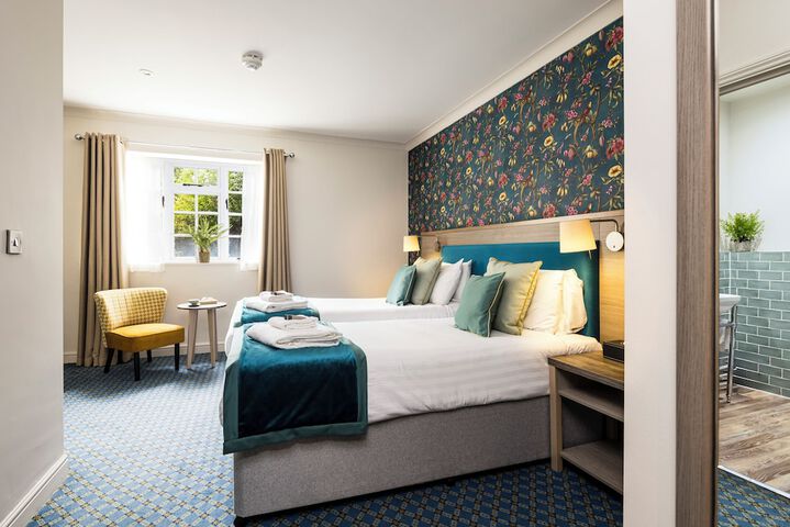 Room 32 of 75