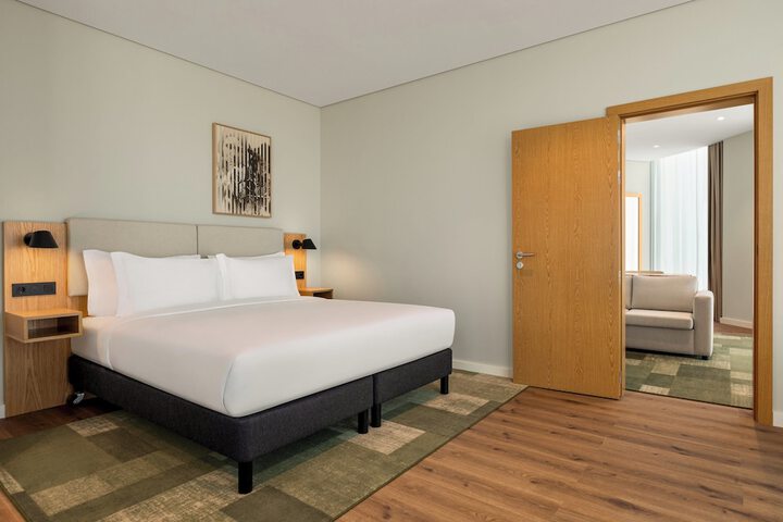 Room 8 of 46