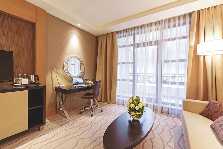 Room 3 of 65