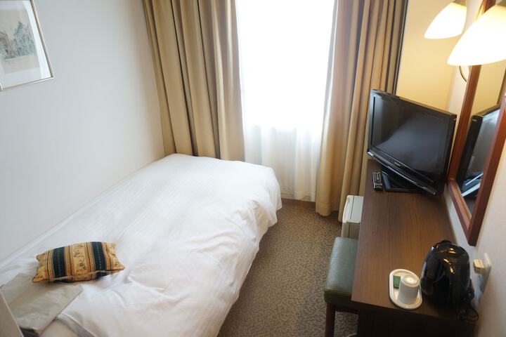 Room 7 of 26