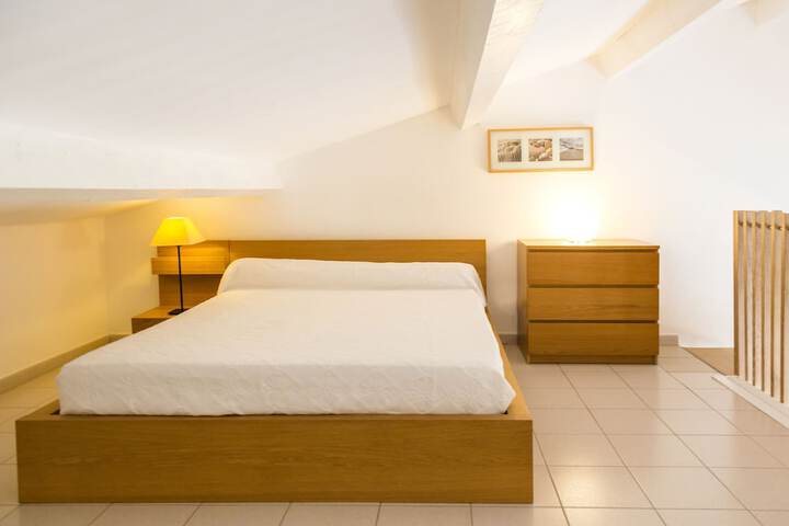 Room 2 of 42
