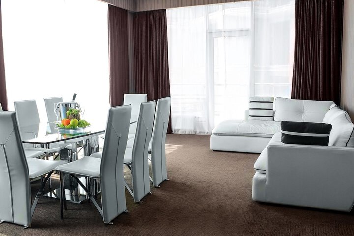 Room 34 of 74
