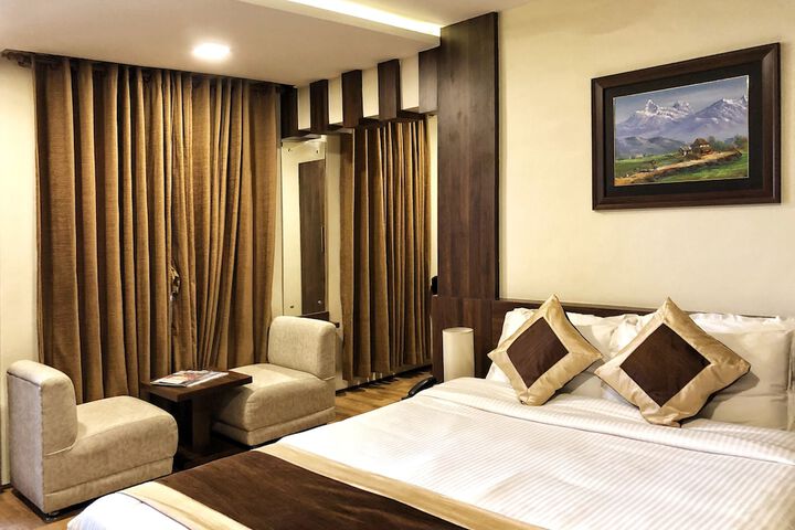 Room 16 of 38