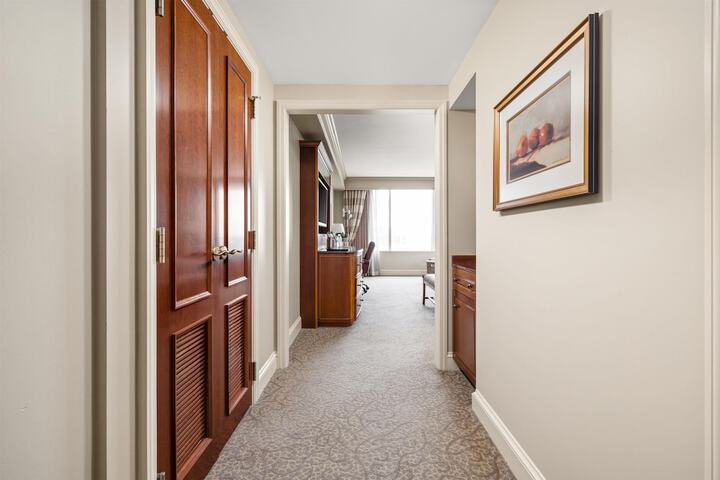 Room 21 of 195