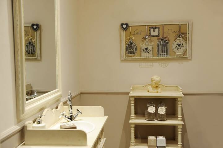 Room 18 of 26