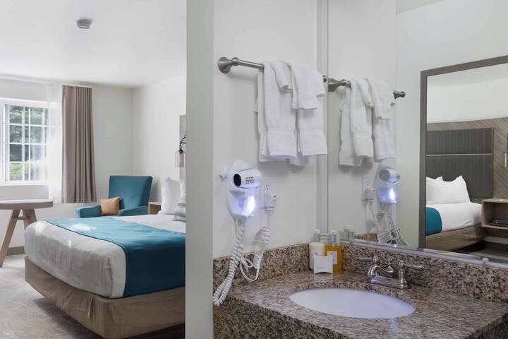 Room 10 of 22