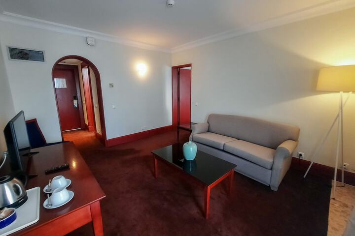 Room 33 of 129