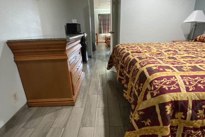 Standard | King Bed (9 of 33)