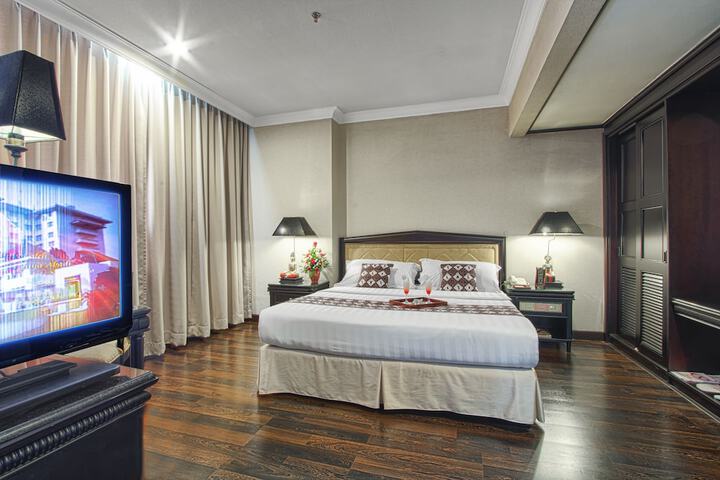 Room 3 of 32