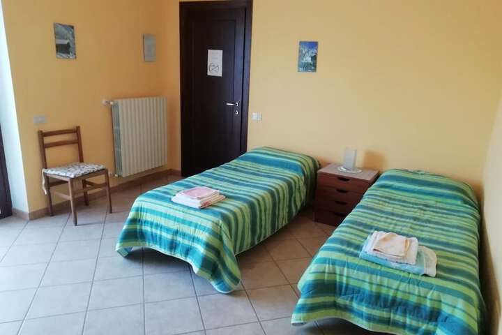 Room 6 of 7