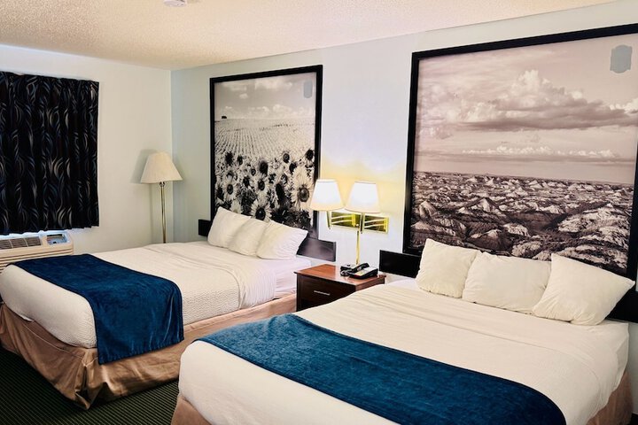 Room 8 of 28