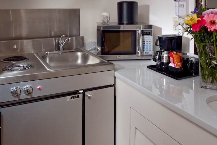 Private kitchenette
