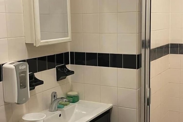 Room 12 of 19