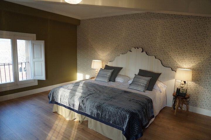 Room 6 of 35