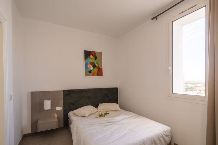Room 5 of 48