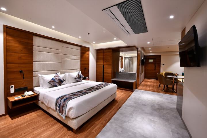 Room 7 of 61