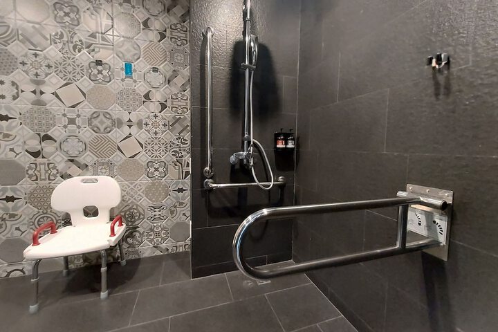 Room 70 of 92