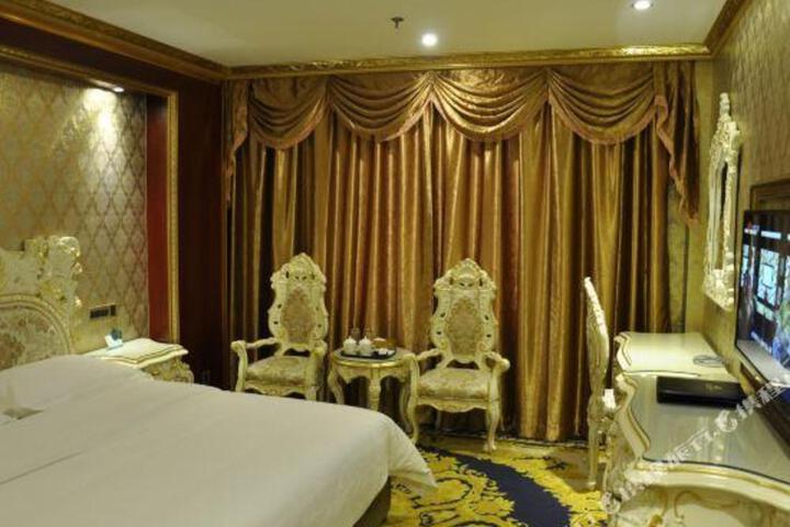 Alps hotel