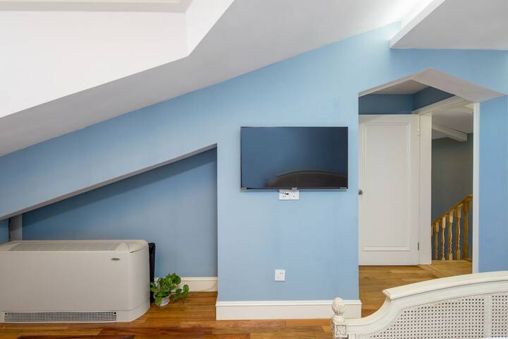 Room 18 of 37