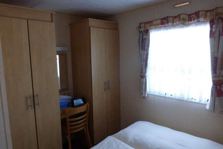 Room 8 of 43