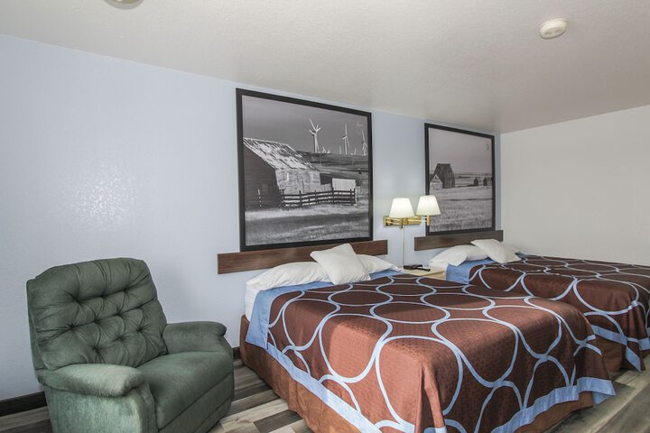 Room 13 of 32