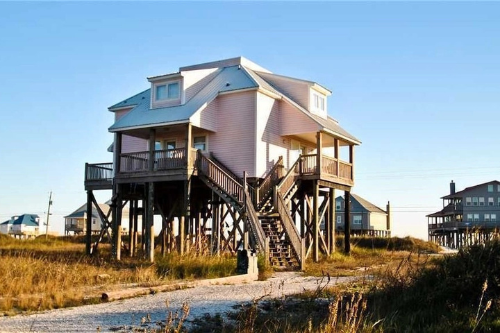 Exterior of Surfs Up