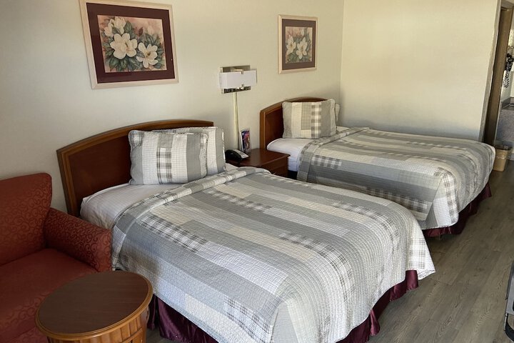 2 Double Beds (2 of 5)