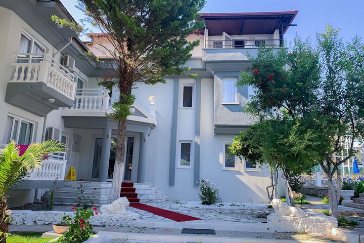 Hotel Exterior 88 of 93