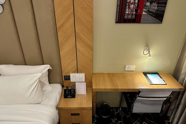 Room 15 of 46