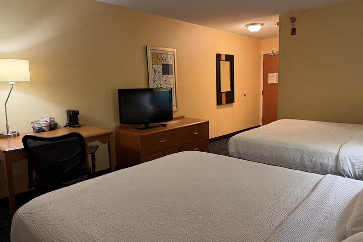 Room 5 of 34