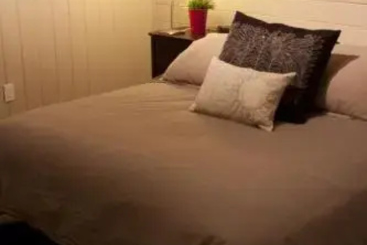 Room 4 of 11