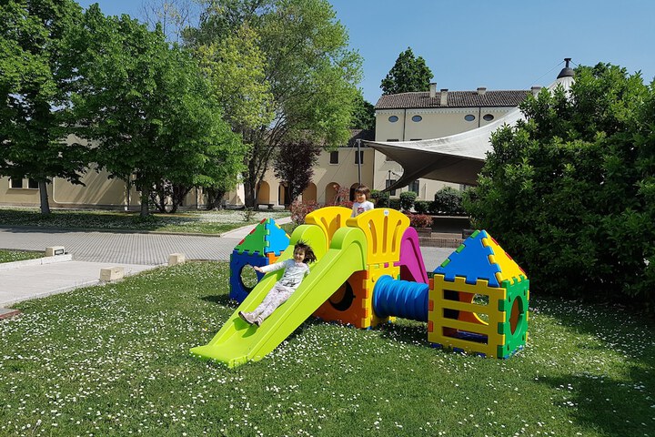 Children's play area - outdoor