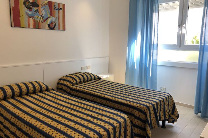 Room 15 of 51
