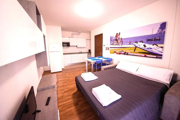 Room 2 of 18