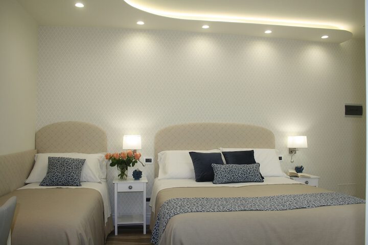 Room 5 of 33