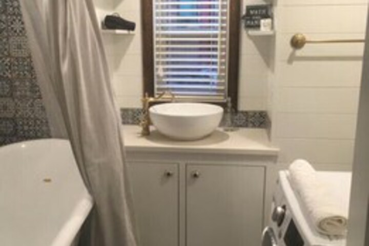 Room 13 of 204